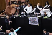 喊話韓國瑜聲援沈伯洋！網挖出「邱議瑩潑水」黑歷史開嗆賴清德