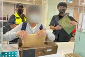 北市婦提領保險櫃360萬黃金　警避免詐騙護送回家