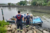 差點就「永浴愛河」！高雄阿公因「撿鑰匙」驚險落水