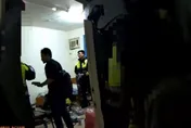 影/以為情侶吵架！淡水警到場驚見滿屋毒品和製毒工具
