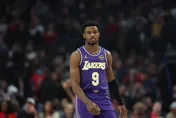 NBA/詹皇被下放　布朗尼本季首先發0分照樣大勝　里夫斯：太酷了