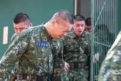 男性新兵0.3公分髮禁惹議　民團籲參考歐洲經驗放寬標準
