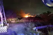 國3龍井段山坡邊坡晚間「惡火延燒」！一度威脅高壓電塔