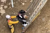 影/桃園女開車衝進捷運工地　墜B1全身傷受困車內