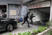 影/三重毒蟲「住旅館當家」躲查緝　警攻堅逮人起獲大量毒品