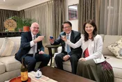 AIT處長谷立言與潘孟安、林楚茵「乾杯喝日本清酒」：敬友誼