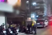 影/北市醉男「折壞警車天線」還攻擊2警　一查竟是毒品犯