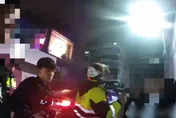 影/北市「警界蔣萬安」展現國手霸氣！制伏襲警醉男