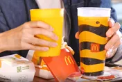 衛生紙擦「麥當勞內用杯」驚見黑垢　業者：加強內部訓練