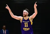 NBA/先發中鋒艾頓受傷！湖人再裁216公分長人　改簽白人前鋒