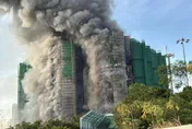 影/直擊香港大埔宏福苑重大火災！已釀4死5傷1消防員殉職