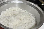 拿大同電鍋煮飯不加蓋！外籍球星頭痛求助　台網友熱情線上指導