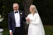 首位在任期間結婚澳洲總理！艾班尼斯低調娶嬌妻　婚禮僅邀60賓客