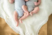 罕見！一夜連結兩男　巴西女竟產下「異父雙胞胎」