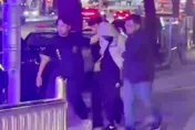 影/狠砍夜店大亨夏天倫「嫌犯自首」偵訊中　影像曝