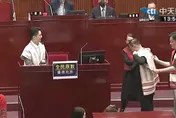 李四川2026戰新北呼聲高！　原民議員贈「戰袍」：非你莫屬