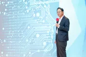 回母校建中參加講座　張善政勉勵學弟：學會善用AI創造自我價值