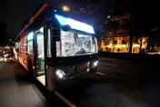 影/北市公車深夜連環撞釀5傷　女騎士右小腿斷裂恐截肢