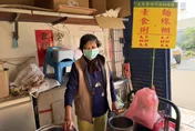 牽掛金孫2年！　鹹粥嬤接電話激動「終於盼到人回來」