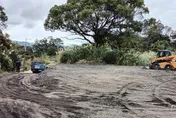 黑心廠商三峽山區非法傾倒廢瀝青　環保局開罰送辦