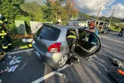 台東73歲翁載29歲孫赴國考「自撞雙雙斷魂」　車體嚴重毀損