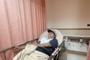 停砍公教年金三讀過關　李來希突爆騎腳踏車自摔「倒地」