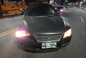 高雄驚見「醉警察」！酒駕高速追撞被2大過免職