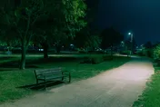 女子公園散步突遭潑化學物！美警方與FBI展開調查