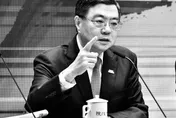 卓榮泰突發「黑白照」！喊必將善盡「民主憲政守門人」職責
