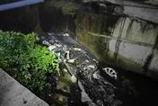影/救不回！嘉義男開車撞護欄電線桿「噴飛重創慘死」