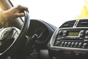 70歲開車安全嗎？明年5月起高齡駕駛人換照新制上路