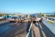 北市洲美快速道路慘烈車禍！「3車追撞」嚴重損毀