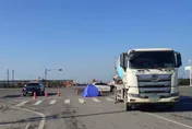 影/高雄楠梓大貨車左轉撞重機　34歲男騎士不治身亡
