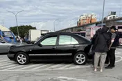 北市萬華堤外停車場命案　男子陳屍車內警方採證中