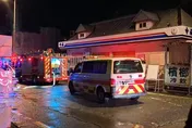 南方澳加油站旁倉庫冒煙起火　消防到場處理中無人受困