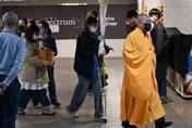 北車隨機砍人案57歲余男命喪張文刀下　家屬悲慟赴現場招魂