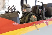 影/西班牙未來女王！20歲「最美公主」完成空軍首次單飛寫歷史