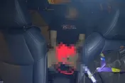 威脅運將國道飆車：讓你下課！　脫序男「脫褲尿整車」下場慘了
