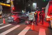 影/台中轎車迴轉釀連環撞！65歲騎士骨頭外露搶救中