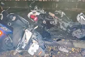 駕車撞毀27輛機車逃逸！中壢22歲男恐被罰3000、吊扣駕照