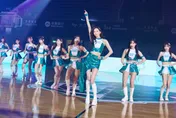 PLG/林志玲現身洋基開幕戰！跳應援舞羞喊：裝可愛我會很不好意思
