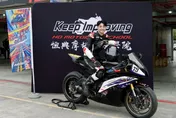 《秘密關係》王君豪騎重機慘摔　揭「後煞車冒煙」驚險過程