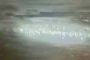 陸圍台軍演！飛機上目擊「密集光點」　網：漁船還是軍艦