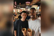 魔獸深夜狂發照！祝福林書豪退休　AI同框逛夜市