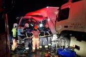 元旦不平靜！瑞芳台2線物流車逆撞曳引車「車頭全毀」