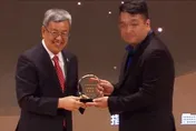 高雄禽獸高官侵犯少女！陳其邁竟神隱　藍青年不忍了開轟