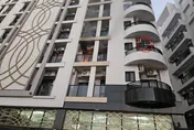 影/台南新市區一早爆火警！　3住戶受困陽台被救出