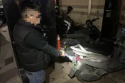 影/高雄超瞎尋仇！地點、車牌都錯　89猴砸2機車火速落網