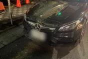 影/北市賓士停路邊遭屎攻　警：難構成毀損但可求償清洗費
