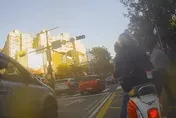 影/肉身擋車！新竹某高中停車場保全行為惹議　網籲依法處理